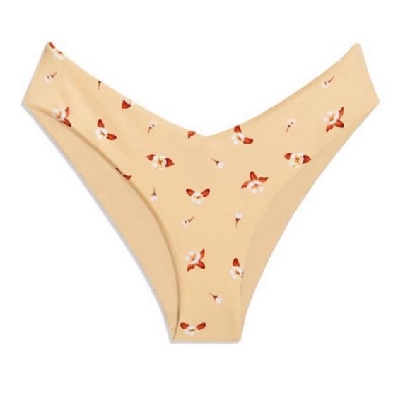 New with Tags WeWoreWhat Delilah Bikini Bottom in Flowers Impala - Picture 1 of 3